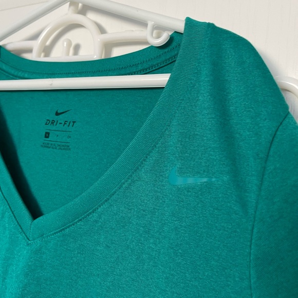 Nike teal dri-fit tshirt - Picture 2 of 3